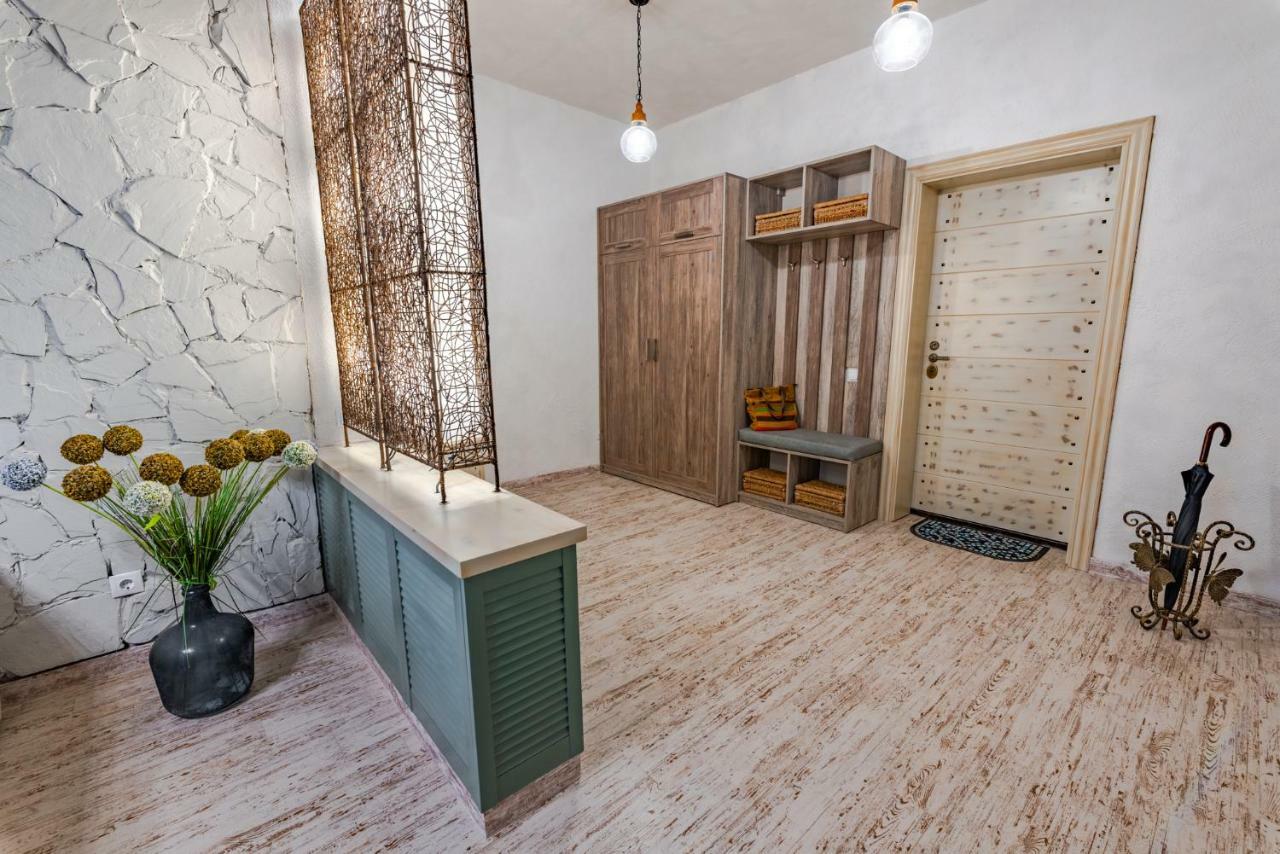 Eco Apartments In French Quarter Kyiv Exterior photo